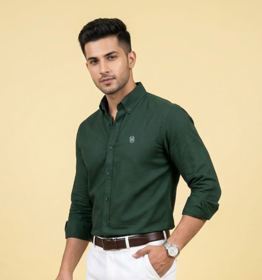 Man wearing the Edoy forest green shirt